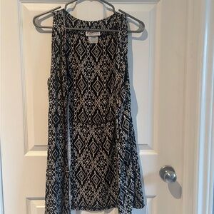 Eugenia Black and White Geometric Tank vest with back tie